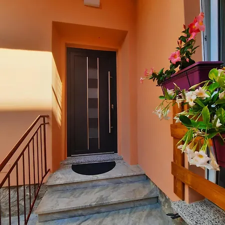 Rosa Nel Cuore Di Semesterbostad Porto Azzurro